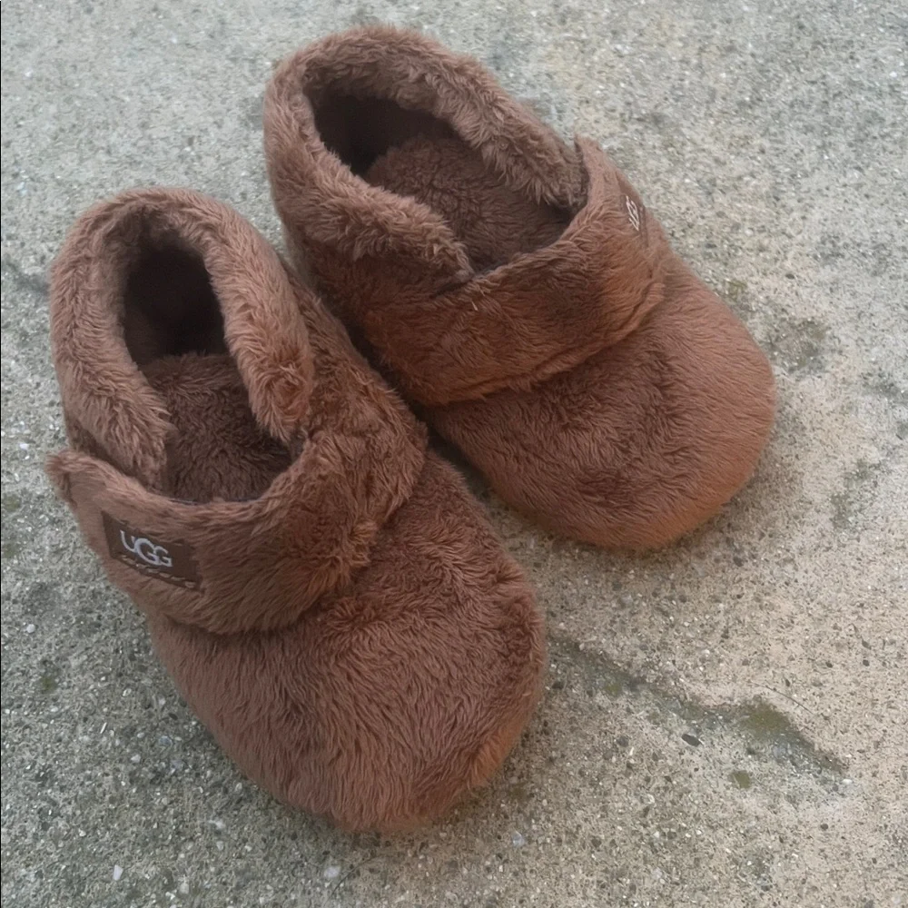 UGG Baby Bixbee Chestnut Fuzzy Velcro Slipper Bootie Shoe Baby Size 04/05